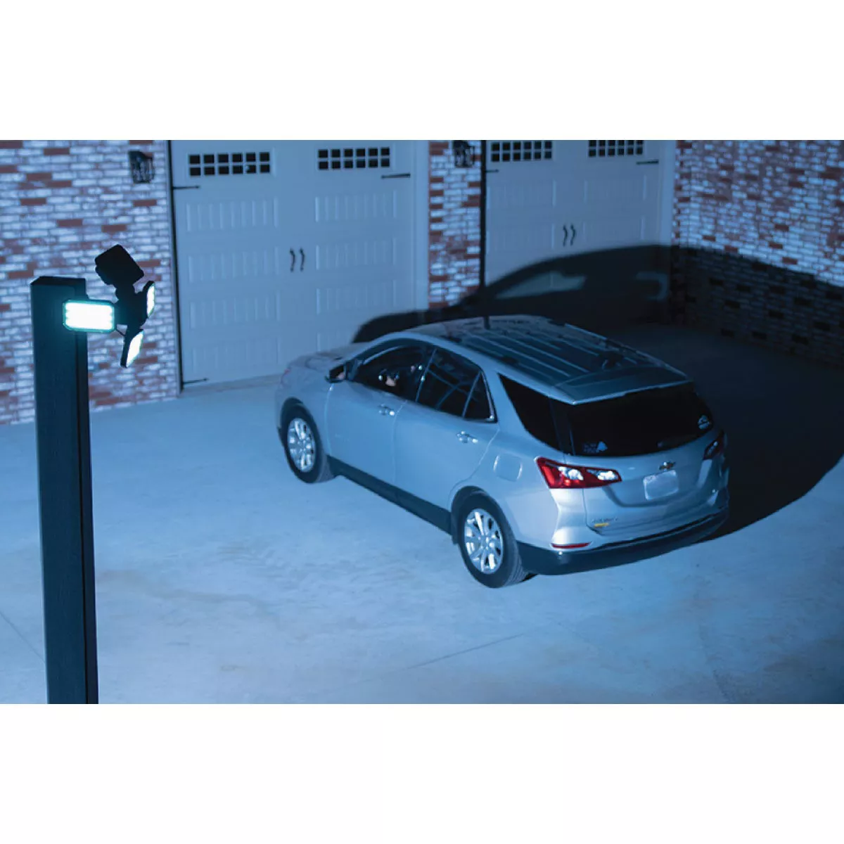 Bell+Howell Bionic Motion Activated Solar Floodlight - photo 5