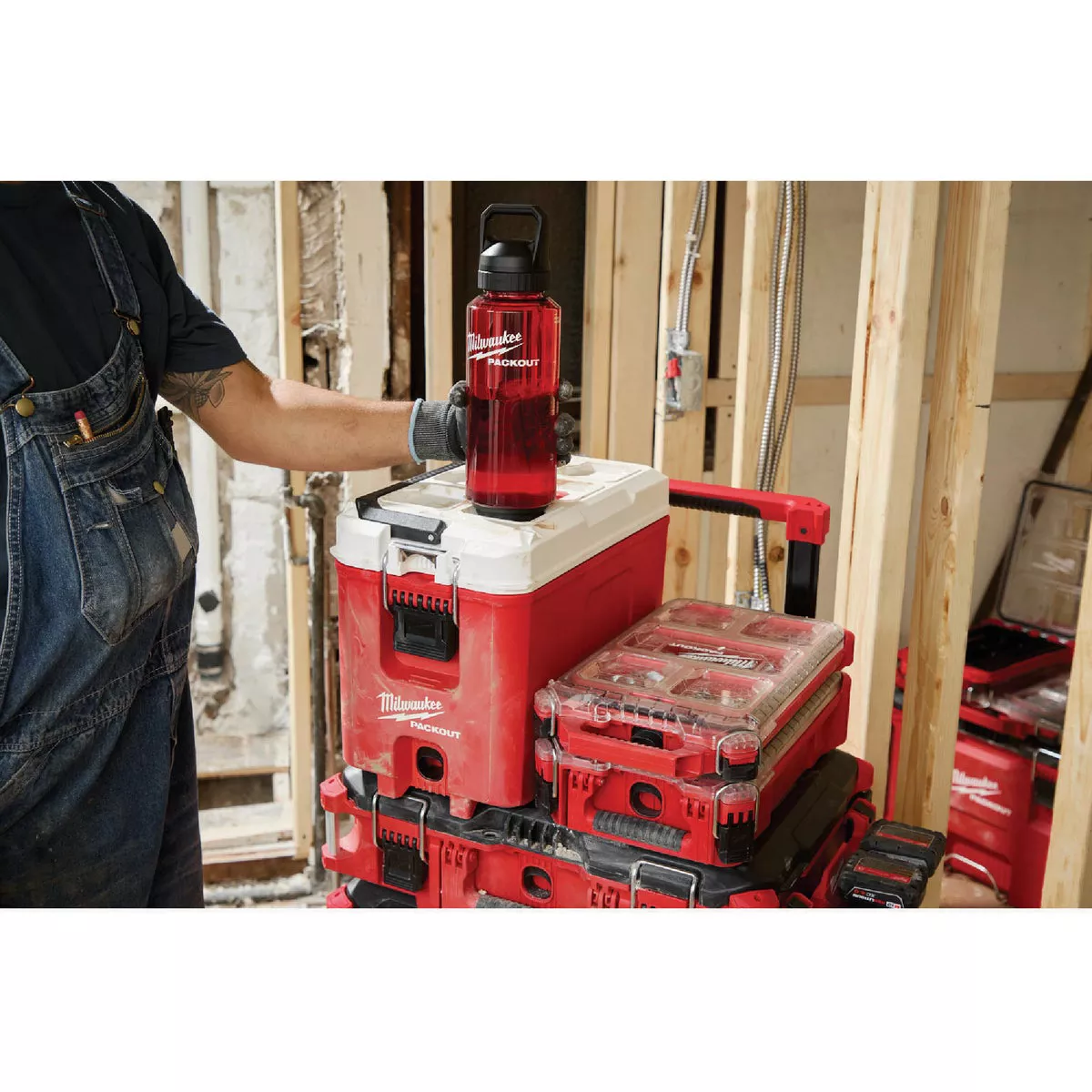 Milwaukee PACKOUT 48 Oz. Plastic Bottle with Chug Lid, Red - photo 6