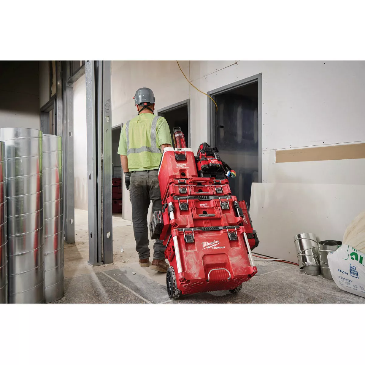 Milwaukee PACKOUT 48 Oz. Plastic Bottle with Chug Lid, Red - photo 8