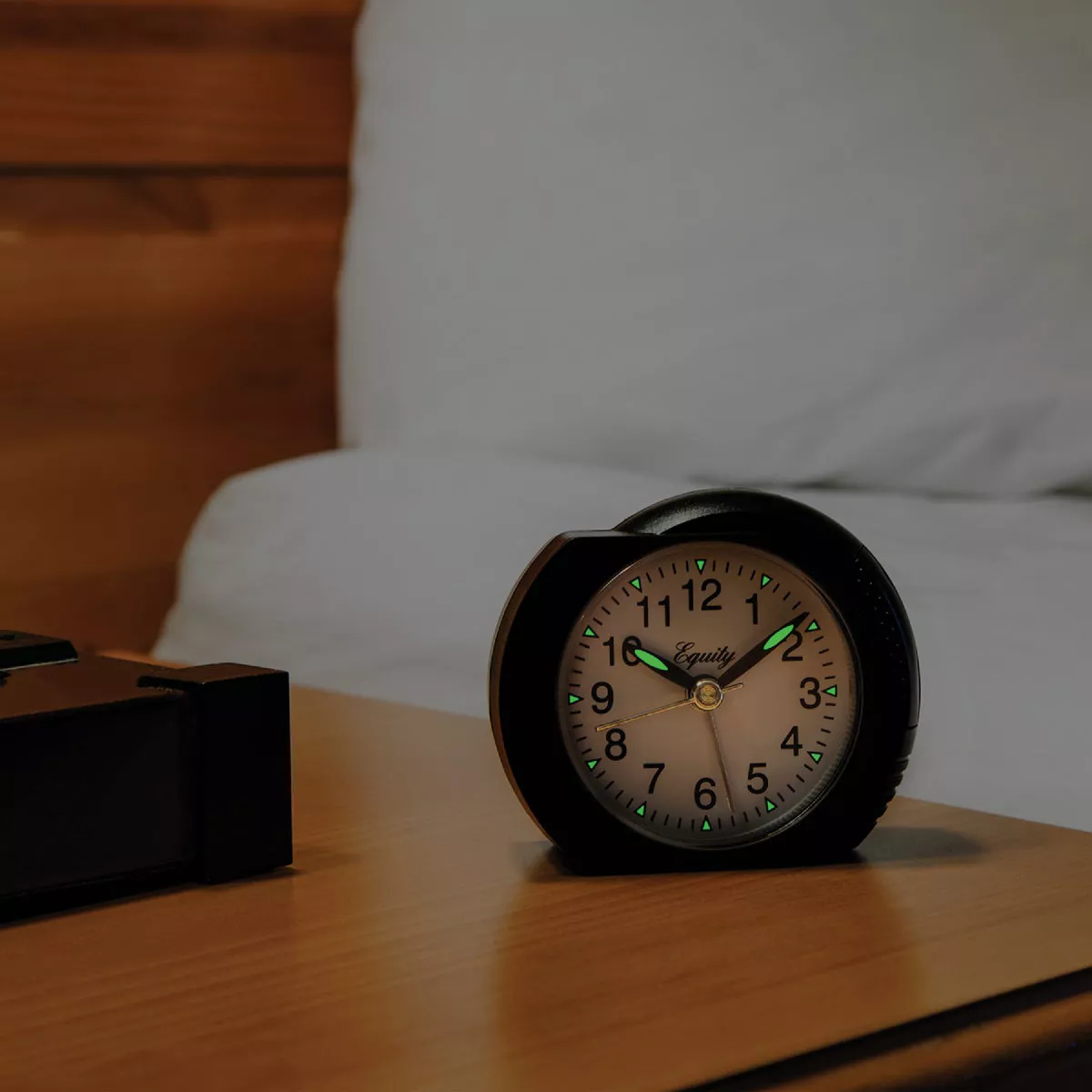 La Crosse Technology Equity Quartz Alarm Clock - photo 3