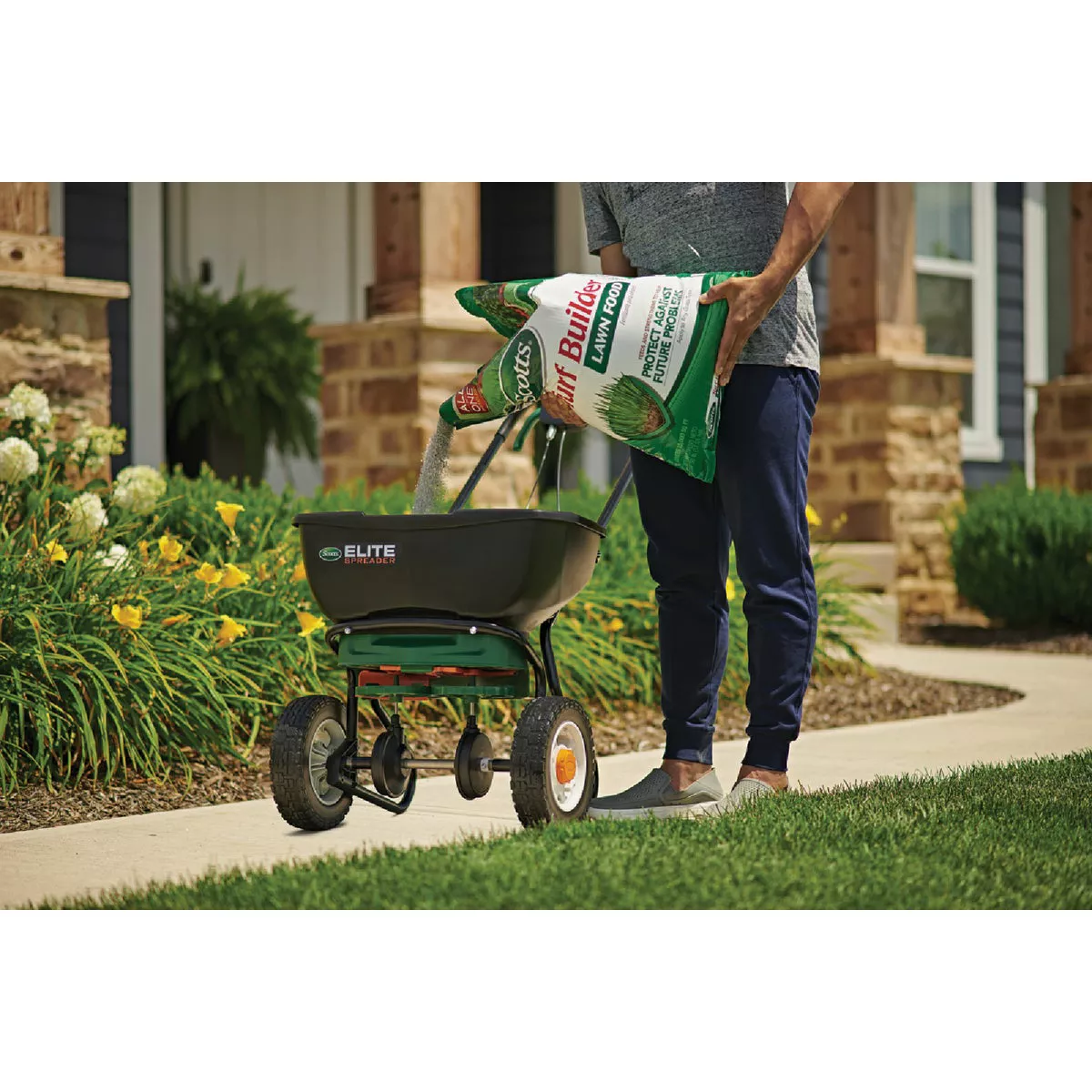 Scotts Turf Builder 37.5 Lb. 15,000 Sq. Ft. Lawn Food - photo 4