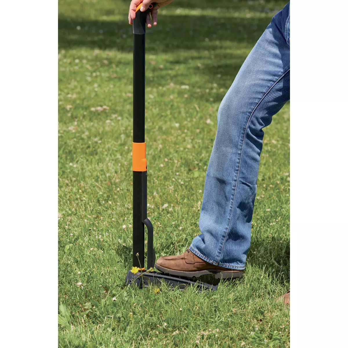 Fiskars 39 In. Aluminum Handle Stand-Up Weeder - photo 4