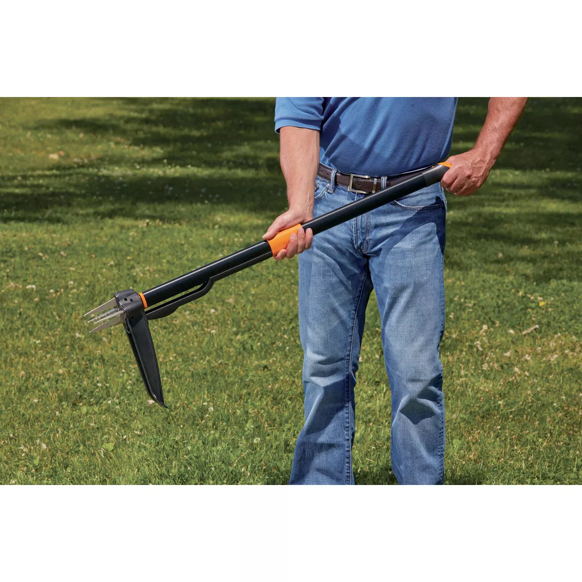 Fiskars 39 In. Aluminum Handle Stand-Up Weeder - photo 3