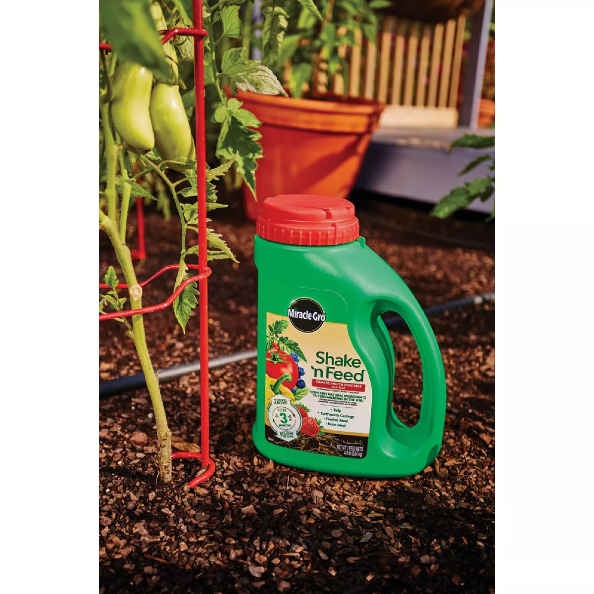 Miracle-Gro Shake 'n Feed 4.5 Lb. Tomato, Fruit & Vegetable Plant Food - photo 4