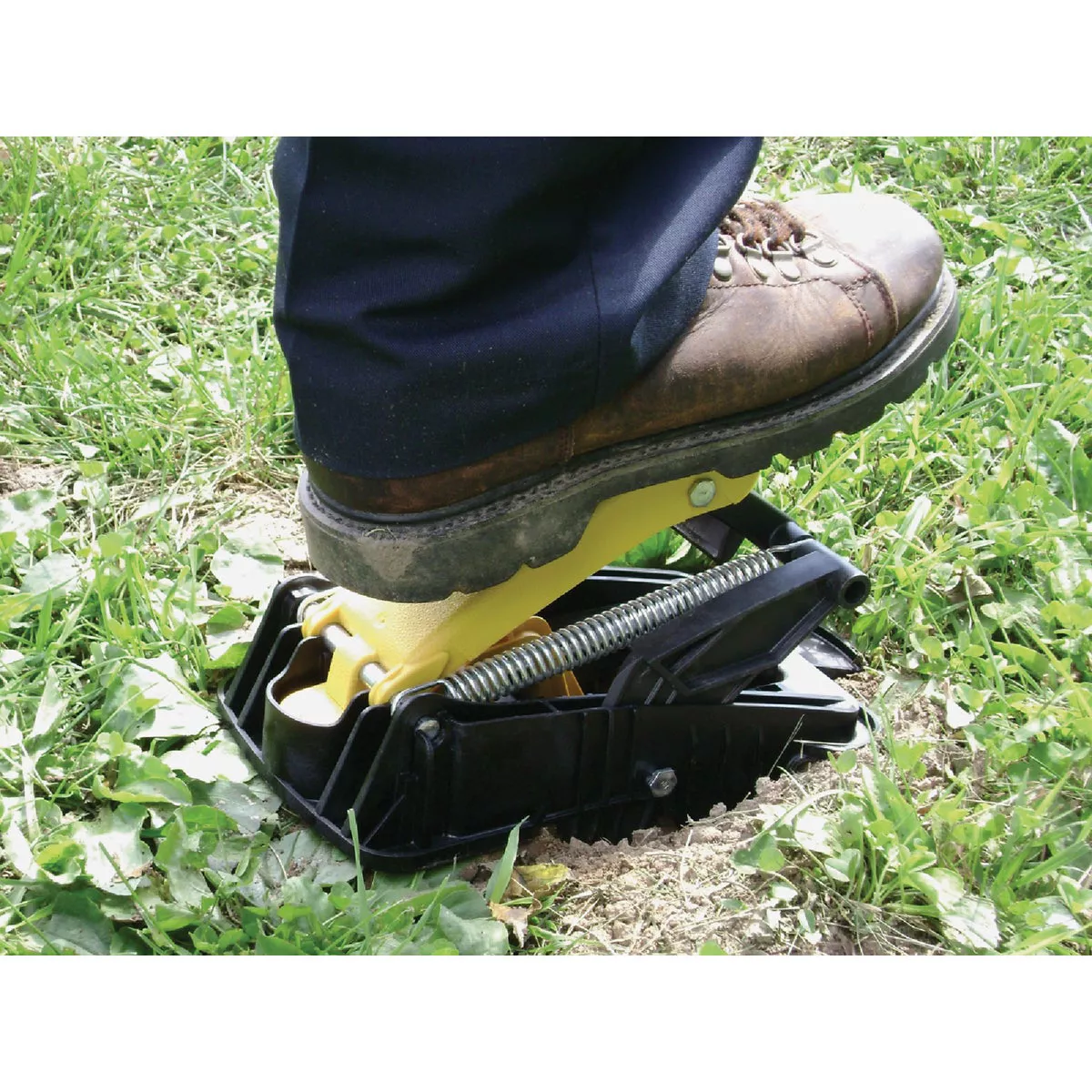 TOMCAT Protect Your Lawn Spring-Loaded Mole Trap - photo 5