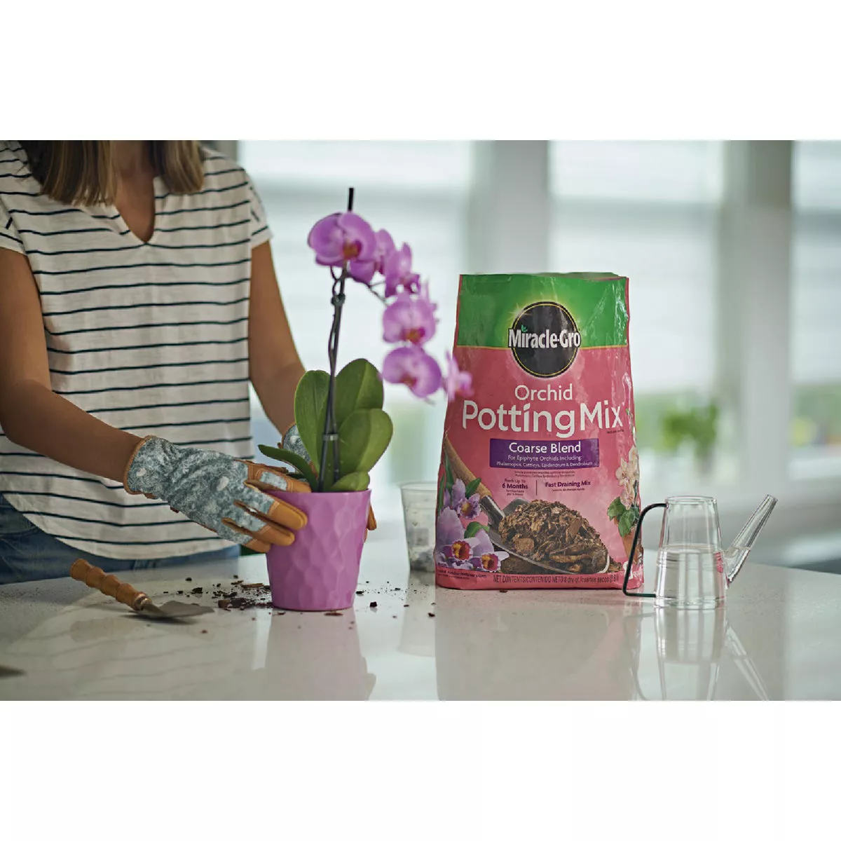 Miracle-Gro 8 Qt. Coarse Blend Orchid Potting Mix - photo 2