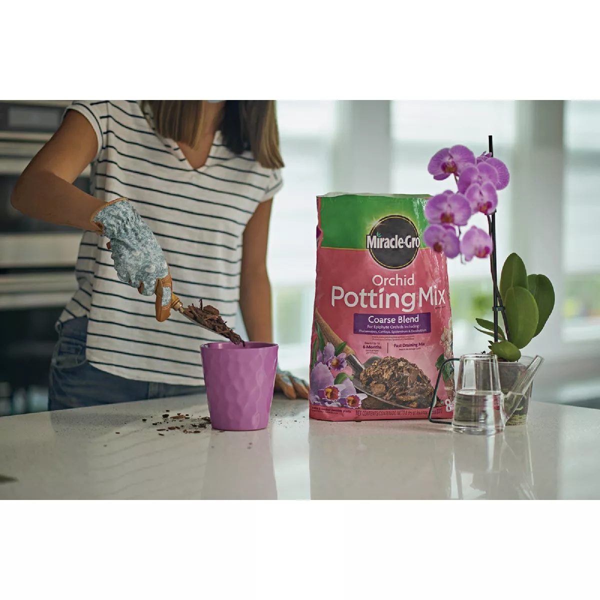 Miracle-Gro 8 Qt. Coarse Blend Orchid Potting Mix - photo 5