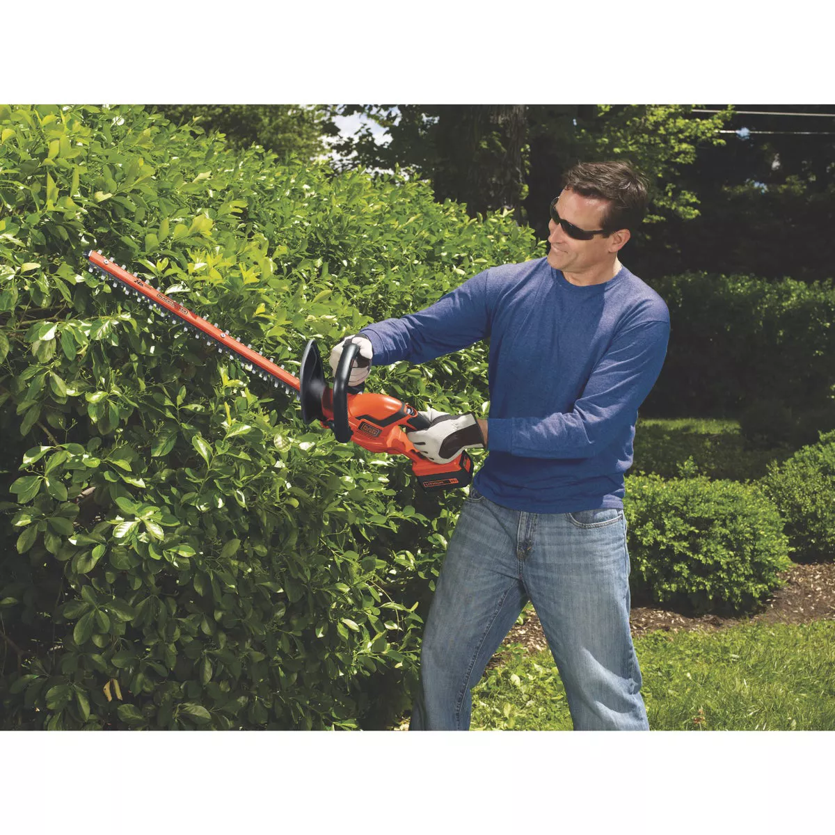 Black & Decker 24 In. 40V Lithium Ion Cordless Hedge Trimmer - photo 2