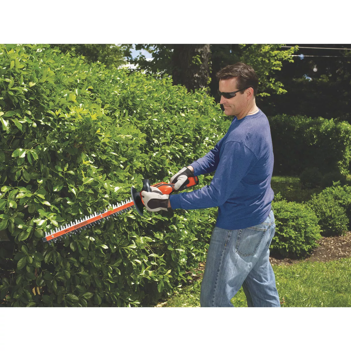 Black & Decker 24 In. 40V Lithium Ion Cordless Hedge Trimmer - photo 3