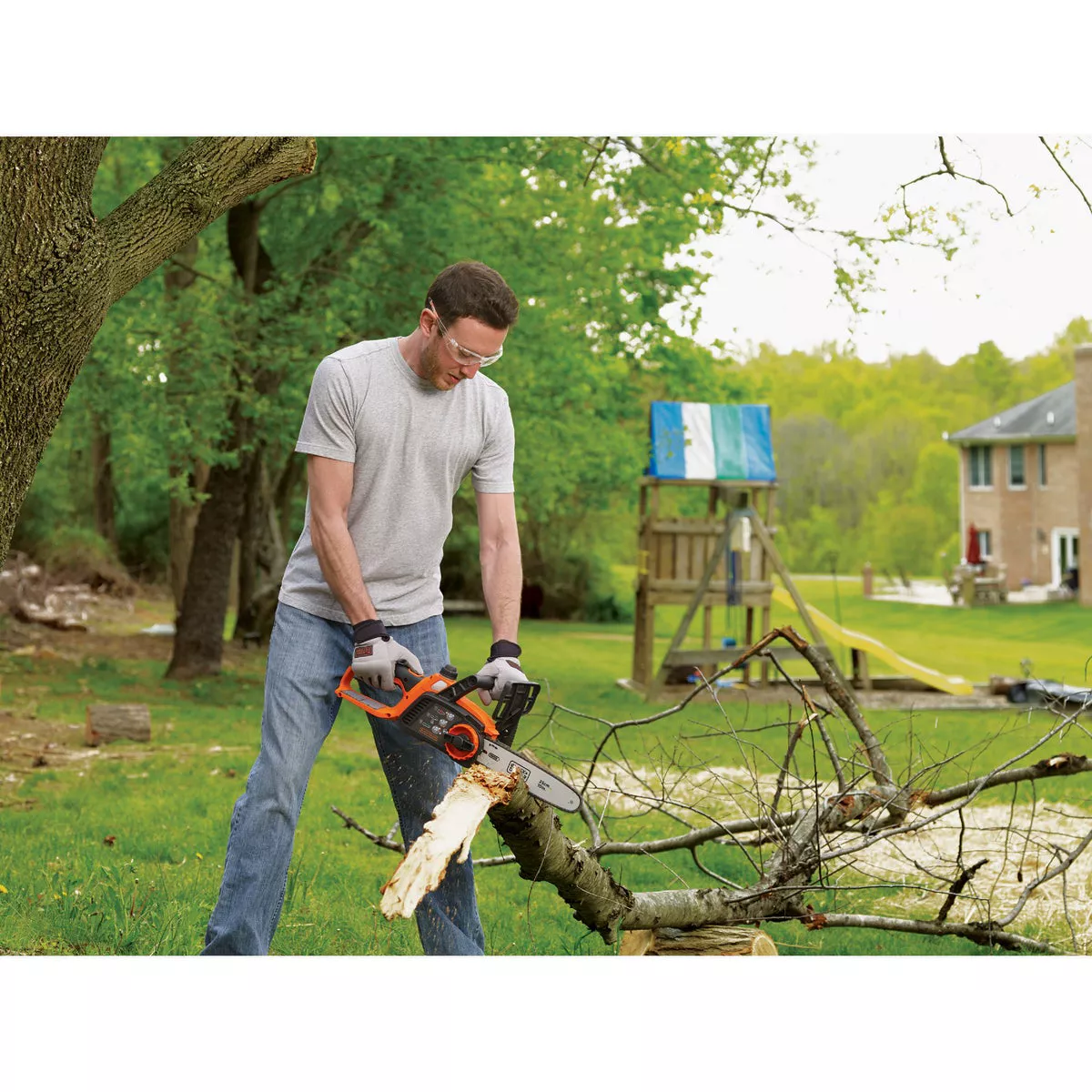 Black & Decker 10 In. 20V MAX Lithium Ion Cordless Chainsaw Kit with Battery & Charger - photo 5