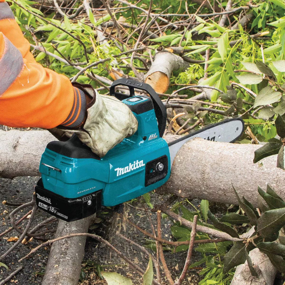 Makita 10 In. 18V LXT Lithium Ion Brushless Cordless Chainsaw - photo 9
