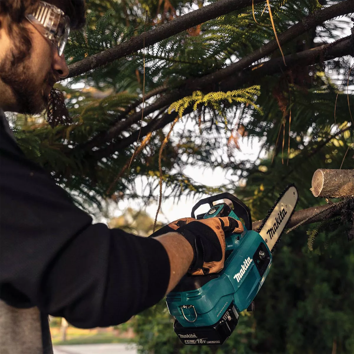 Makita 10 In. 18V LXT Lithium Ion Brushless Cordless Chainsaw - photo 10