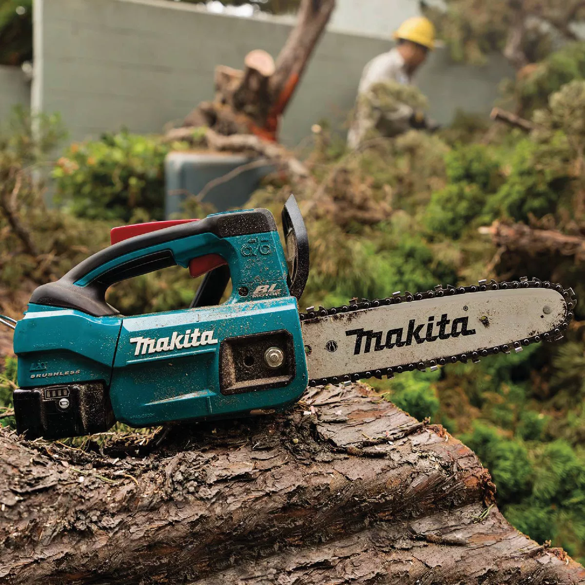 Makita 10 In. 18V LXT Lithium Ion Brushless Cordless Chainsaw - photo 12