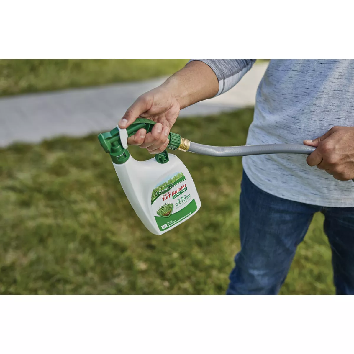 Scotts Turf Builder 32 Oz. 2000 Sq. Ft. Liquid Lawn Food - photo 5