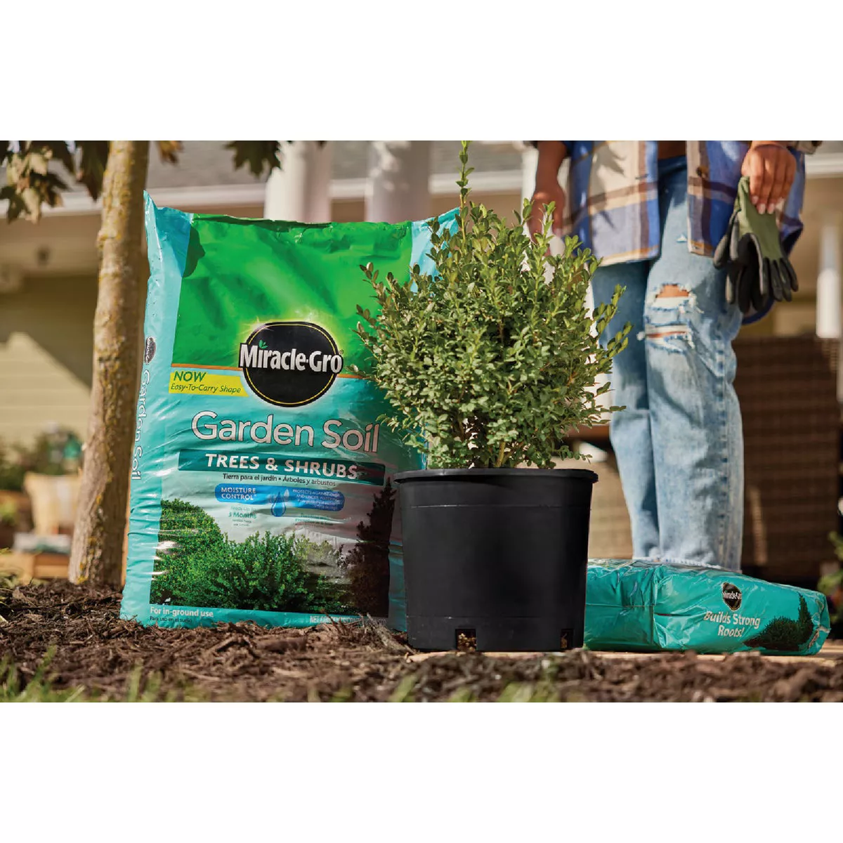 Miracle-Gro 1.5 Cu. Ft. Trees & Shrubs Garden Soil - photo 3