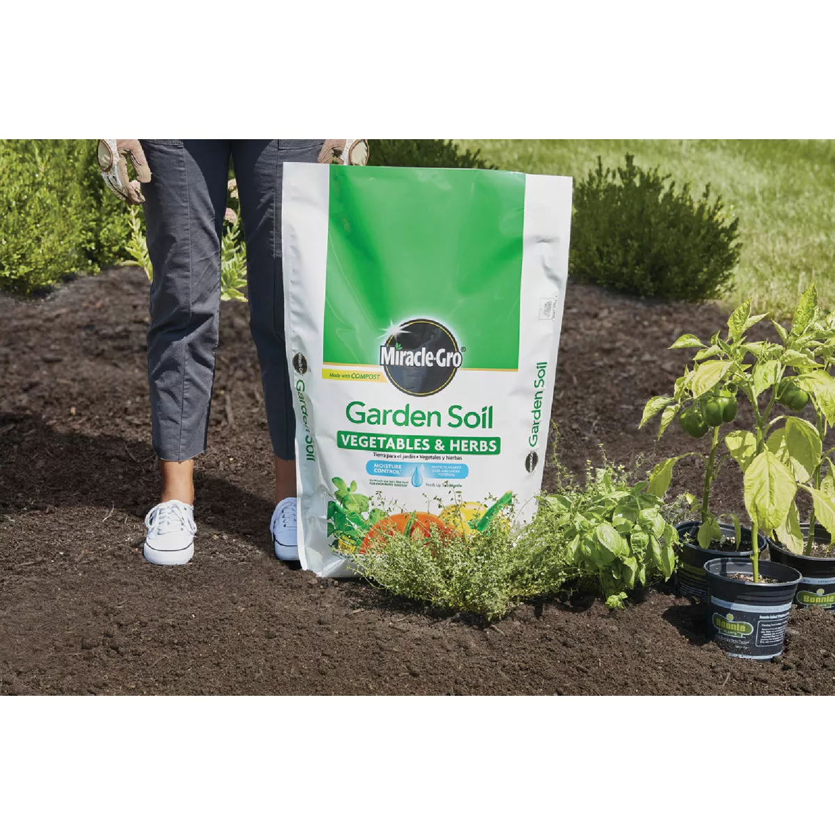 Miracle-Gro 1.5 Cu. Ft. Vegetables & Herbs Garden Soil - photo 2