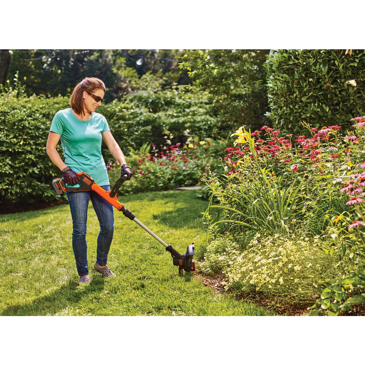 Black & Decker EasyFeed 20V MAX 12 In. Lithium Ion Straight Cordless String Trimmer/Edger - photo 3