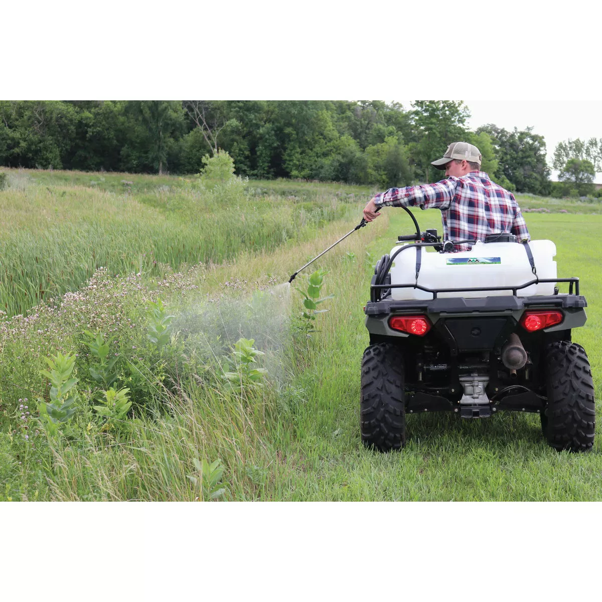 Master Manufacturing 15 Gal. 2.2 GPM Spot Tank Sprayer with Deluxe Handgun - photo 2