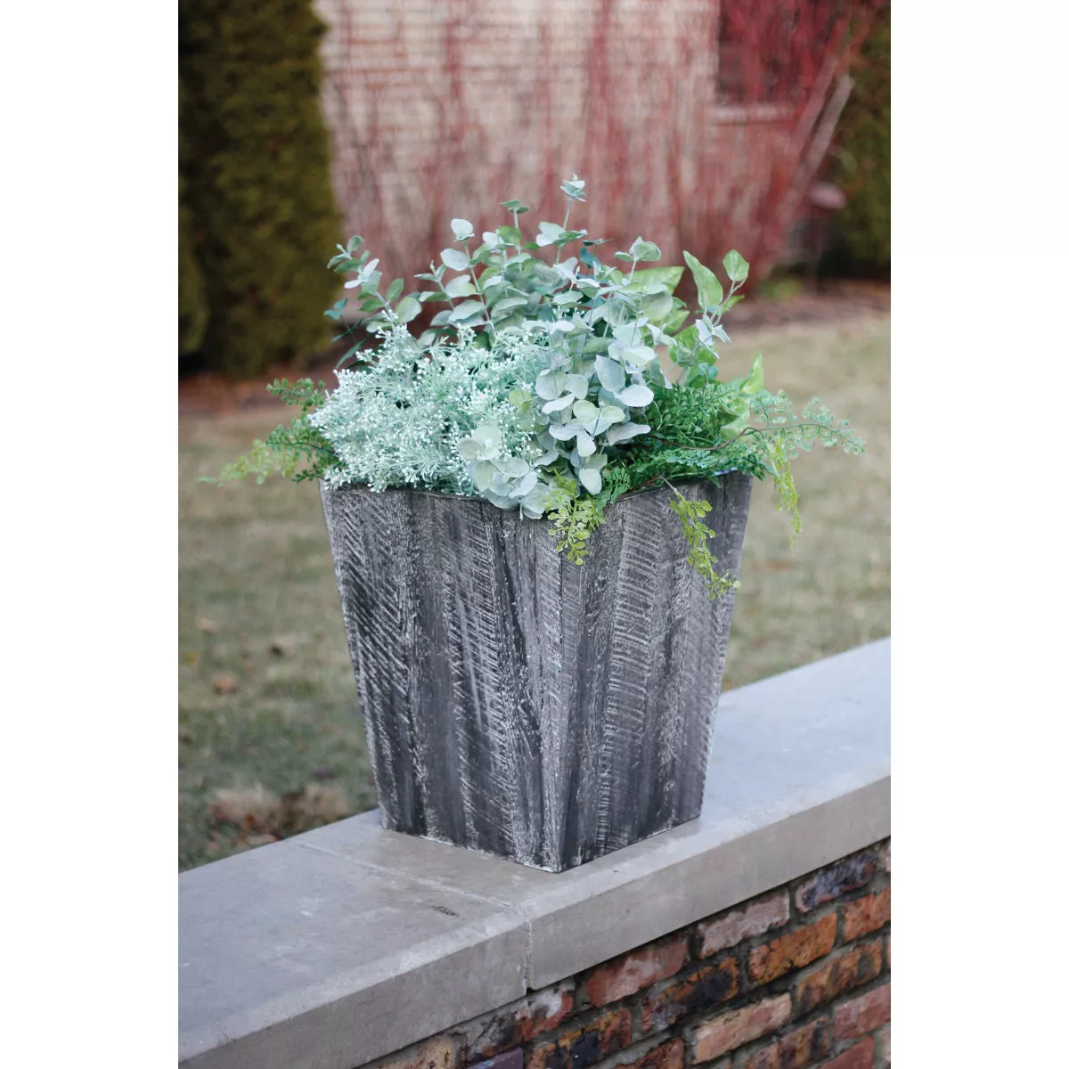 Suncast Farmhouse 16 In. Gray Resin Planter - photo 2
