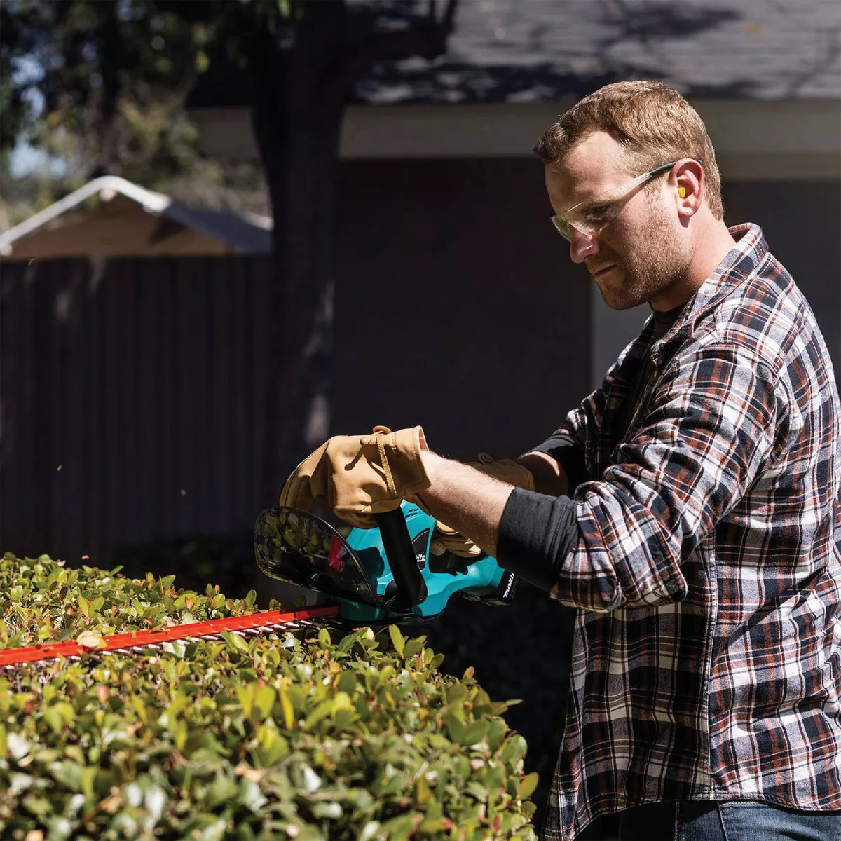 Makita 22 In. 18V LXT Lithium-Ion Cordless Hedge Trimmer - photo 3