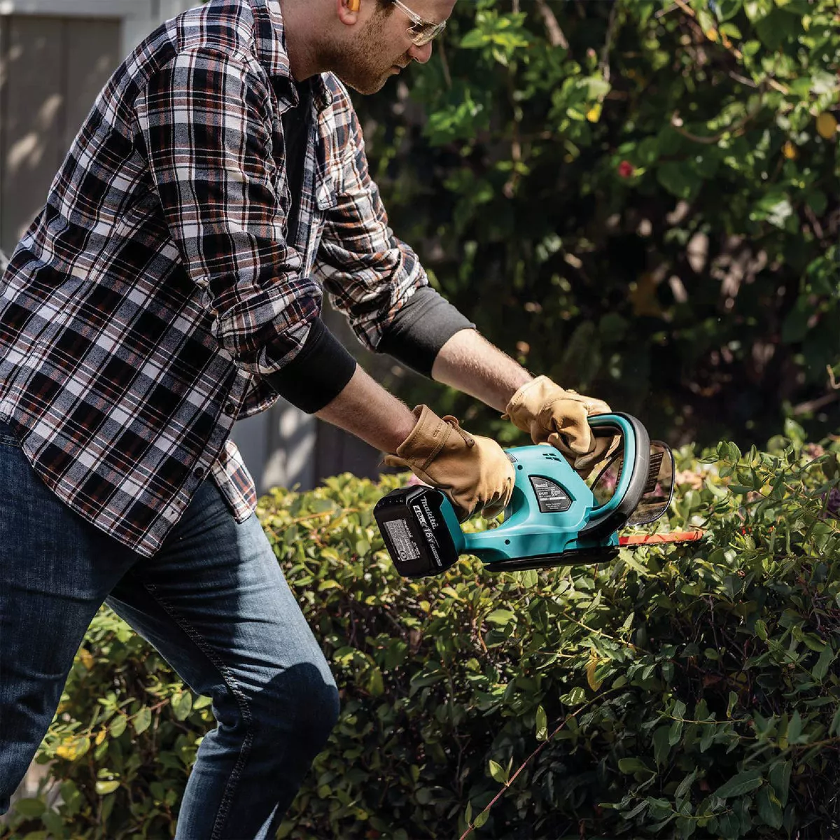 Makita 22 In. 18V LXT Lithium-Ion Cordless Hedge Trimmer - photo 9