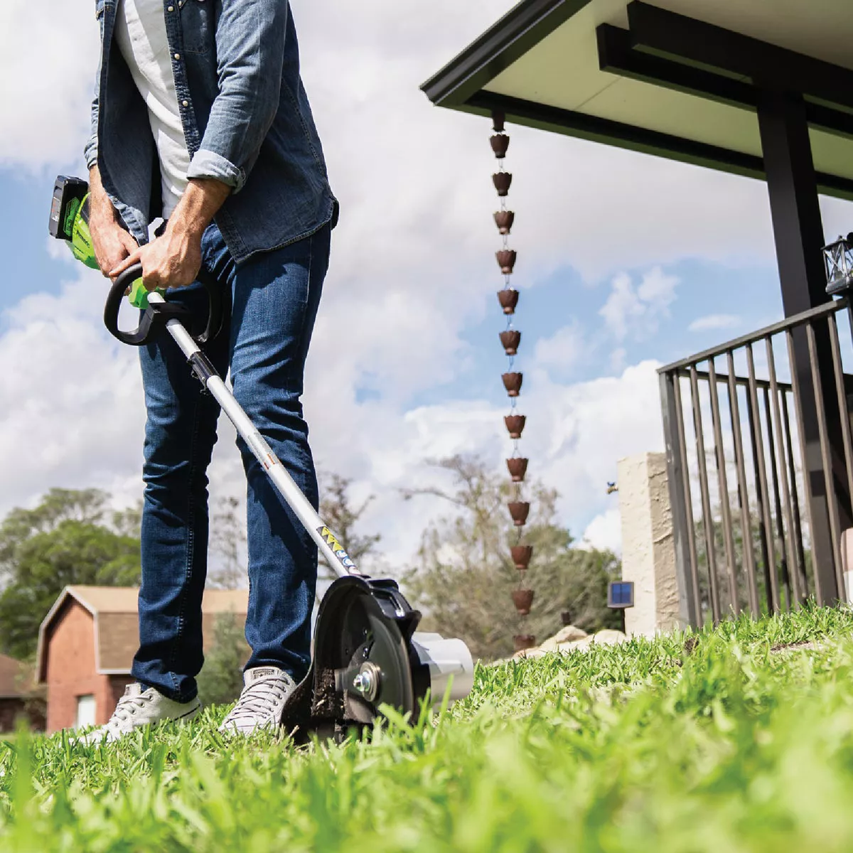 Greenworks 24V (2 x 24V) 8 In. Brushless Edger with (2) 4.0 Ah Batteries &Charger - photo 4