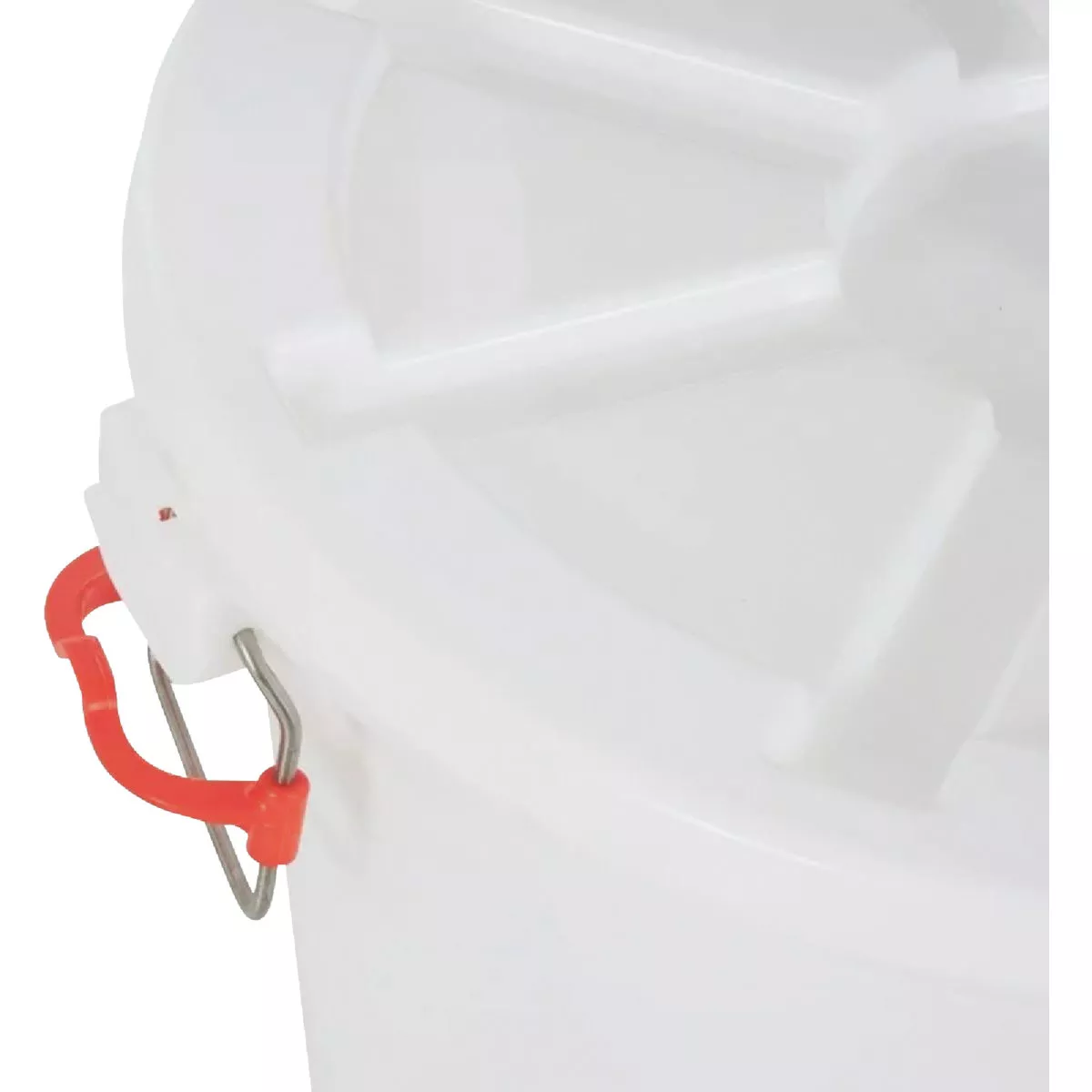 Tuff Stuff 26.5 Gal./130 Lb. Feed & Seed Storage Tub with Lid - photo 7