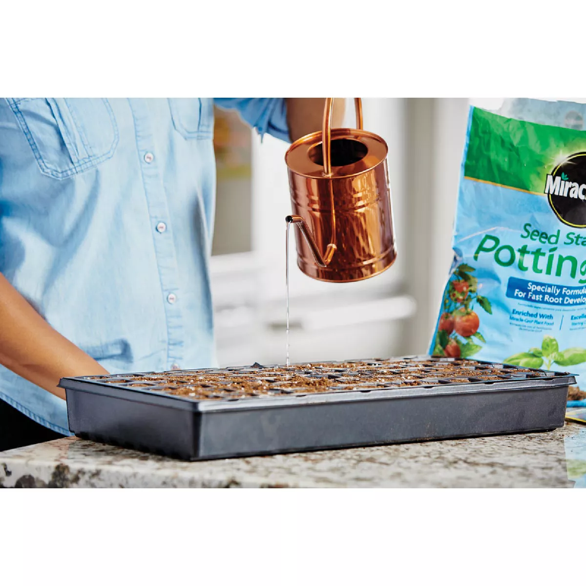 Miracle-Gro 8 Qt. Seed Starting Potting Mix - photo 2