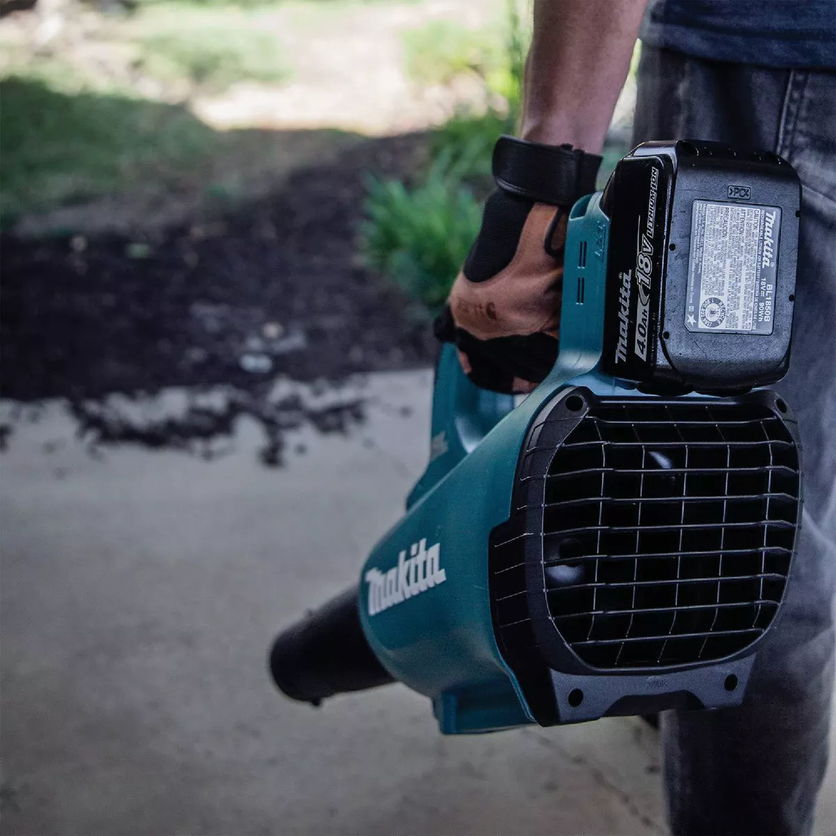 Makita 116 MPH 459 CFM 18V LXT Lithium-Ion Brushless Cordless Blower Kit - photo 5
