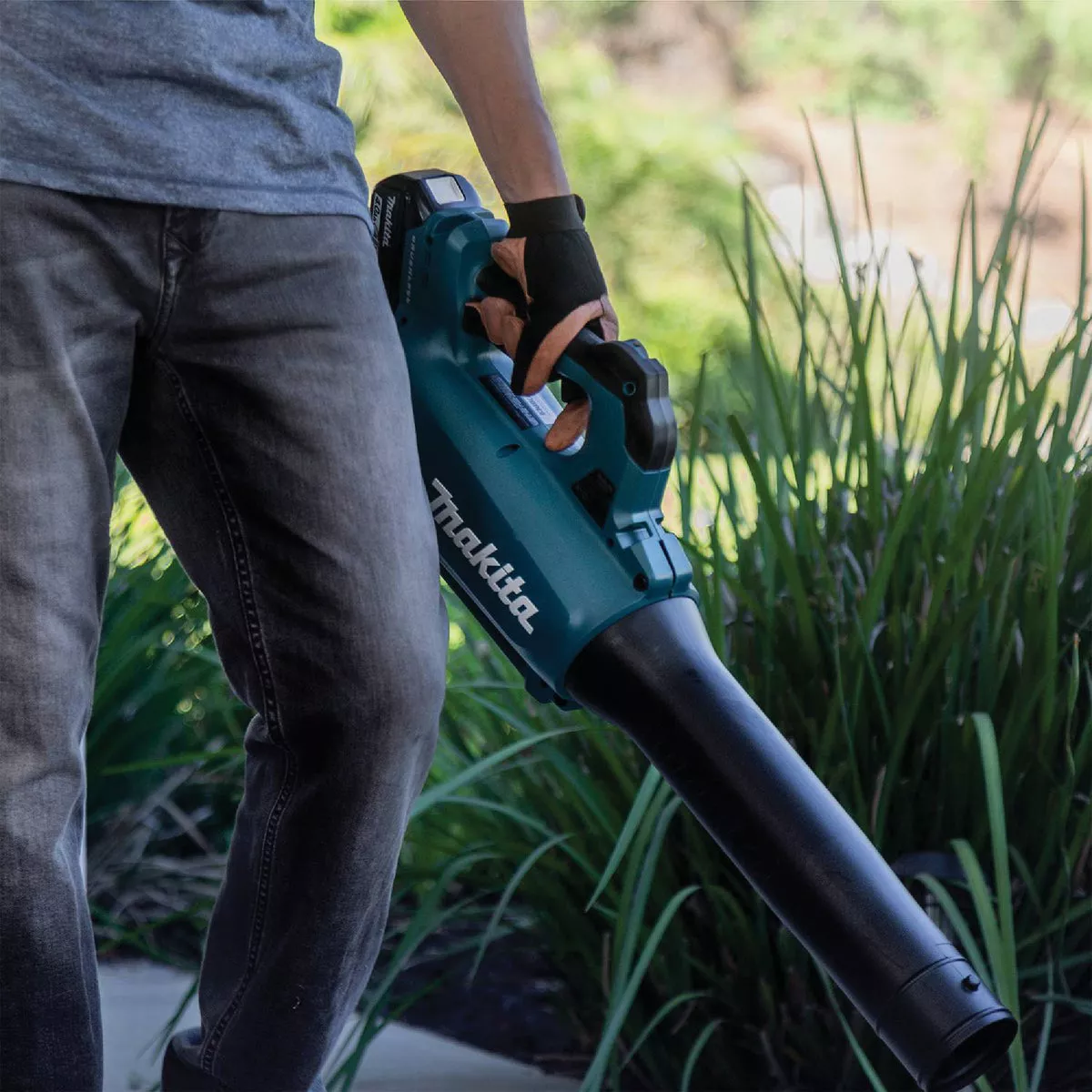 Makita 116 MPH 459 CFM 18V LXT Lithium-Ion Brushless Cordless Blower Kit - photo 3