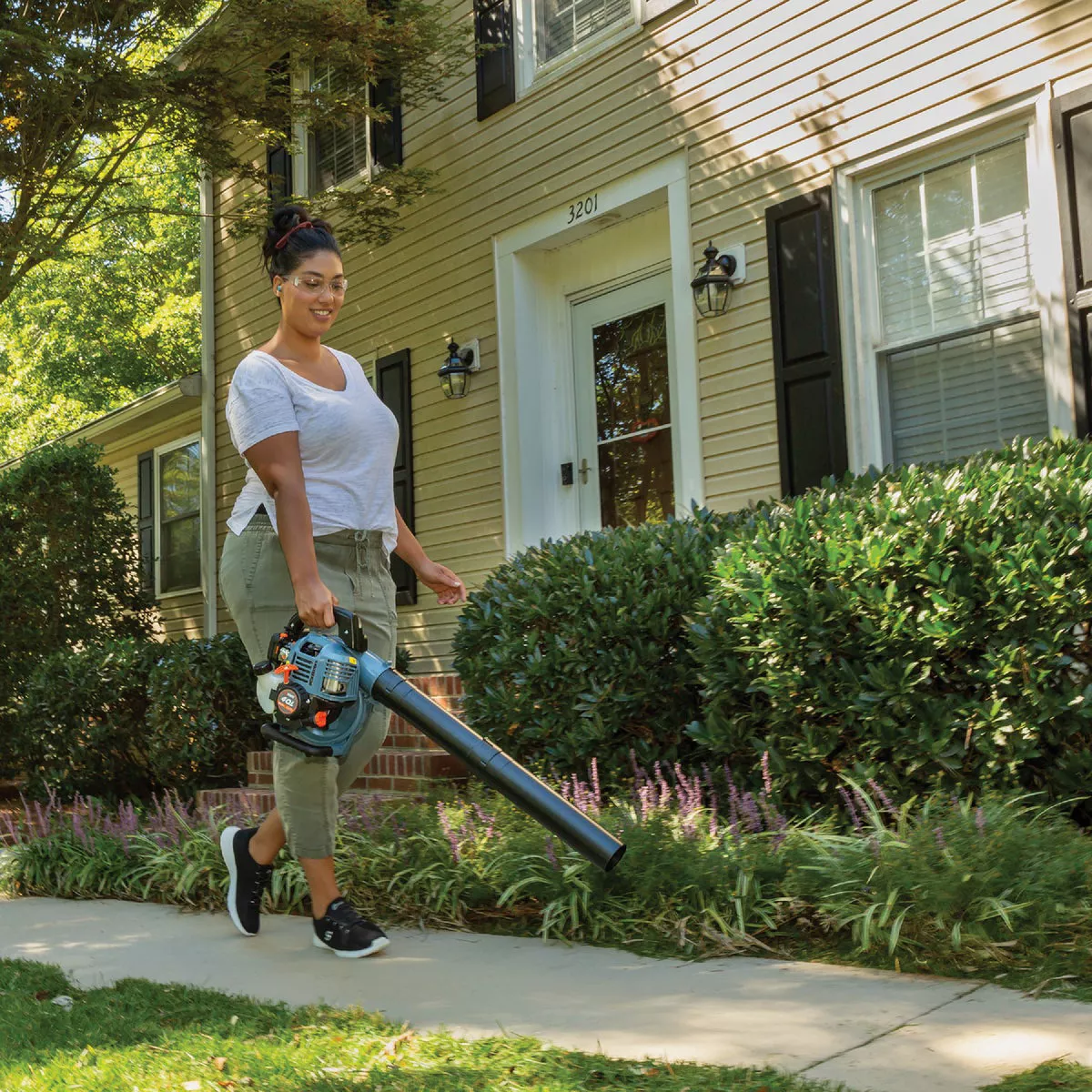 Senix 4QL 26.5cc 4-Cycle Handheld Gas Powered Leaf Blower - photo 4