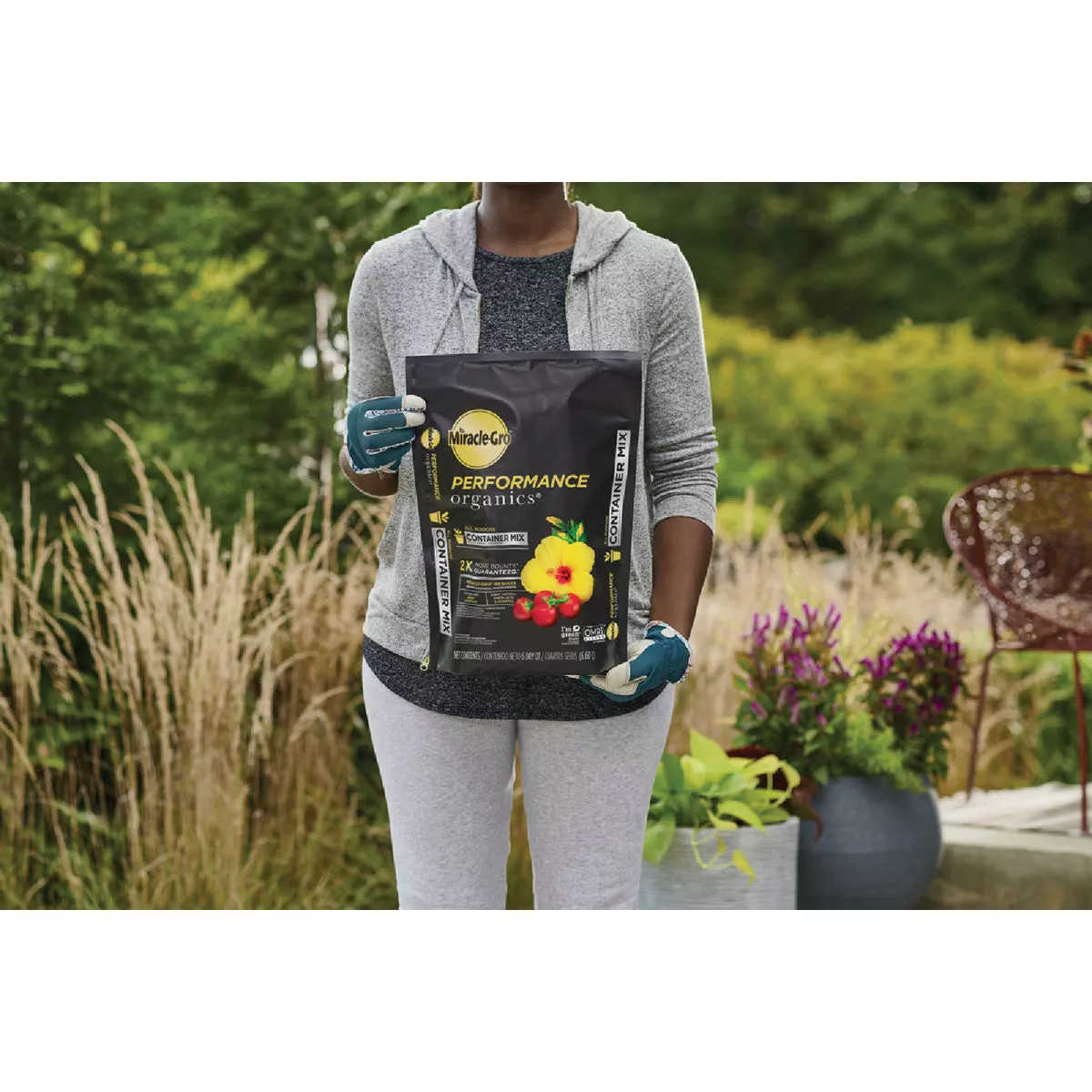 Miracle-Gro Performance Organics 6 Qt. All Purpose Container Mix - photo 5