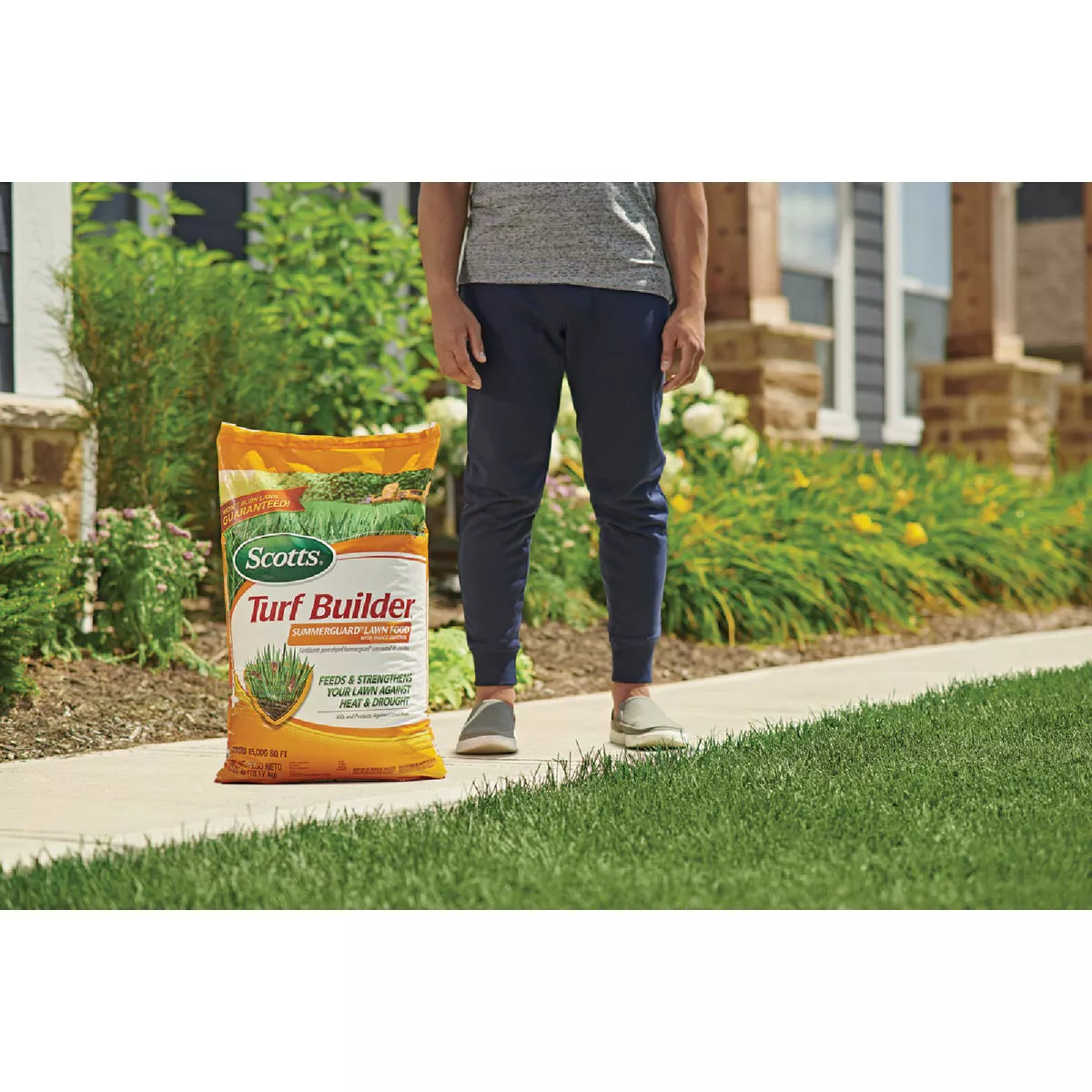 Scotts Turf Builder SummerGuard 40.05 Lb. 15,000 Sq. Ft. Lawn Food with Insect Control - photo 2
