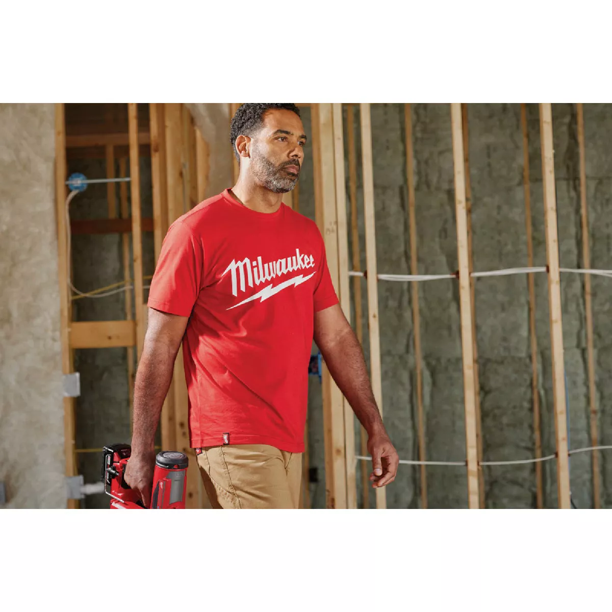 Milwaukee Medium Red Short Sleeve Men's Heavy-Duty T-Shirt - photo 6
