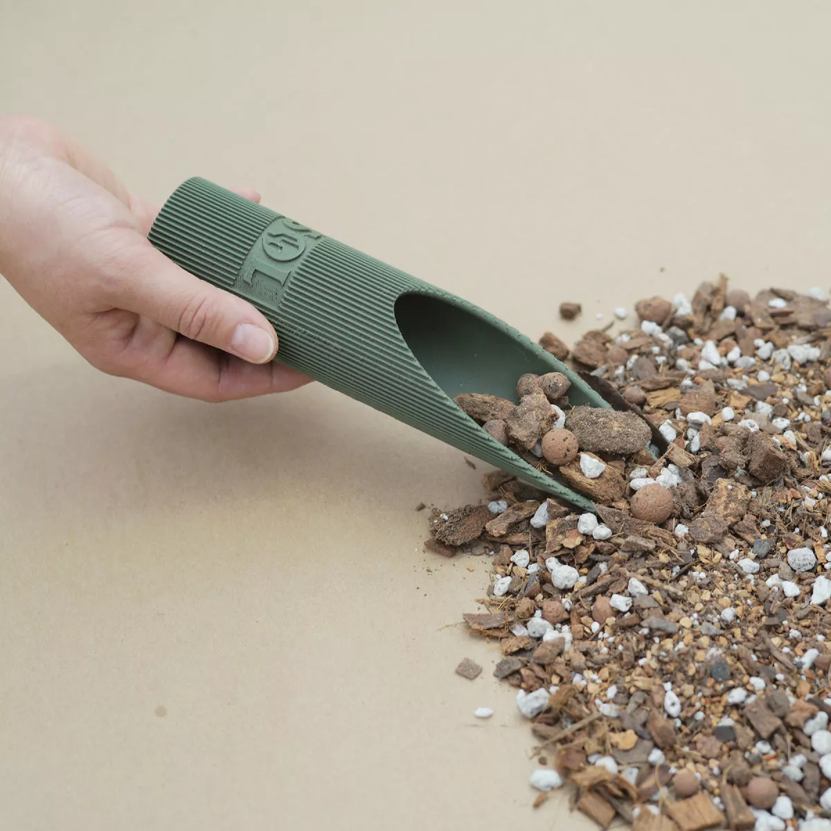 Sol Soils Repotting Scoop - photo 3