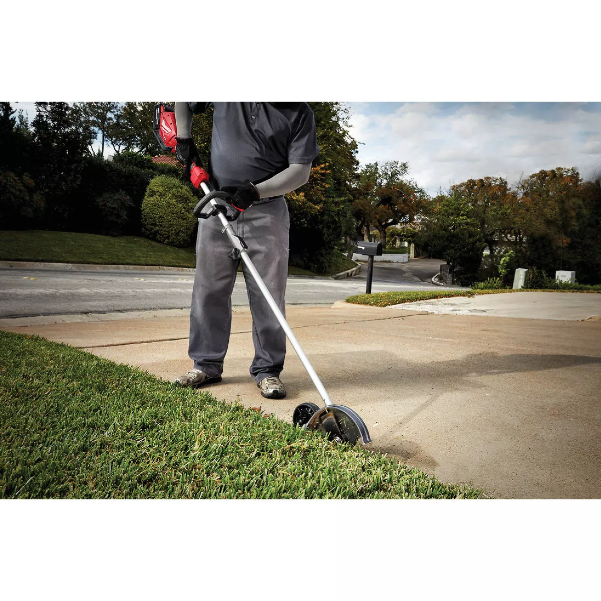 Milwaukee M18 FUEL 8 In. Edger Attachment for QUIK-LOK Attachment System - photo 3