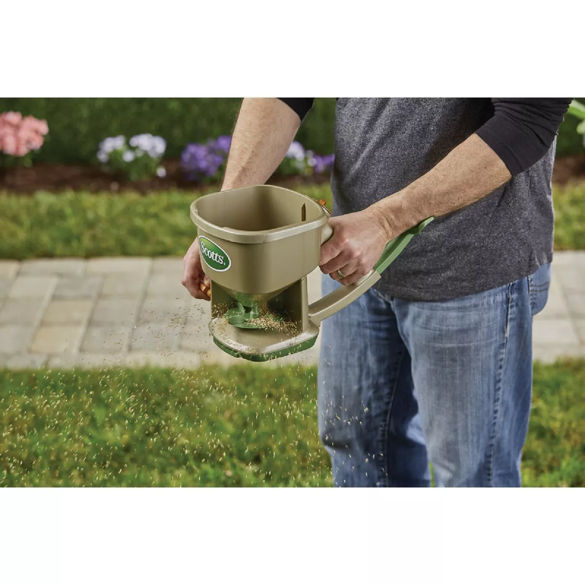 Scotts Whirl Handheld Spreader - photo 3
