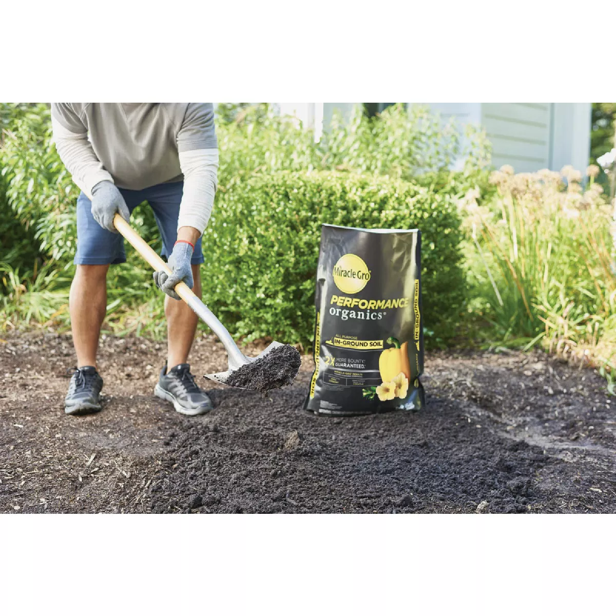 Miracle-Gro Performance Organics 1.33 Cu. Ft. All Purpose In-Ground Soil - photo 5