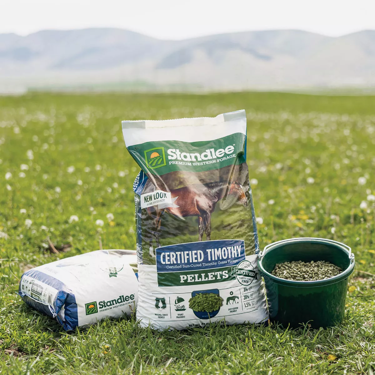 Standlee Premium Western Forage 40 Lb. Certified Timothy Grass Pellets - photo 2