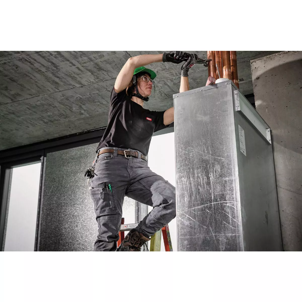 Milwaukee GridIron Women's 2XL Black Short Sleeve Pocket T-Shirt - photo 3