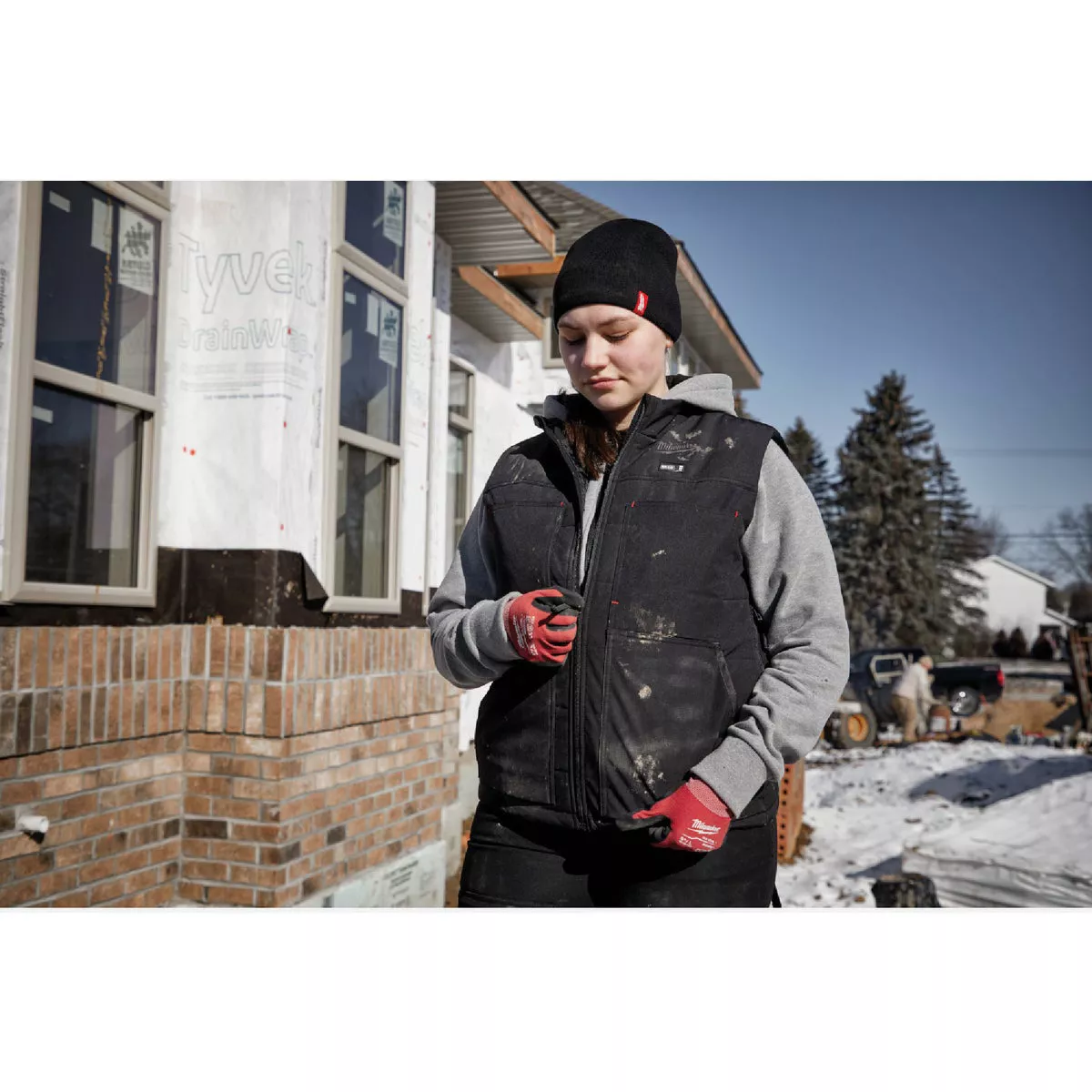 Milwaukee M12 AXIS Women's Black Cordless Heated Vest, L - photo 7
