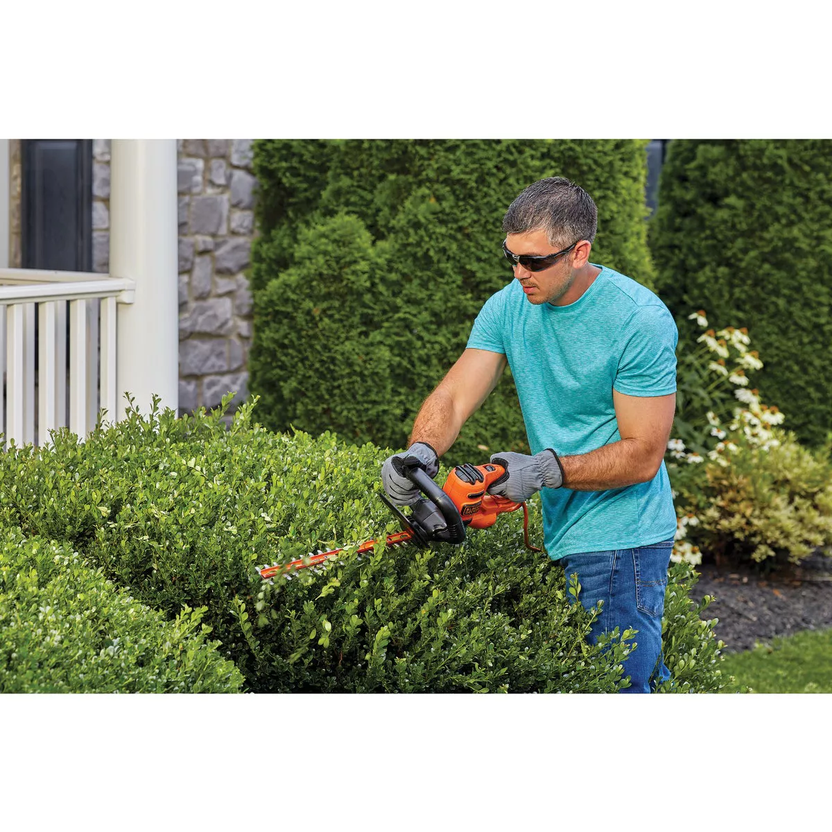 Black & Decker 16 In. 3A Corded Electric Hedge Trimmer - photo 2