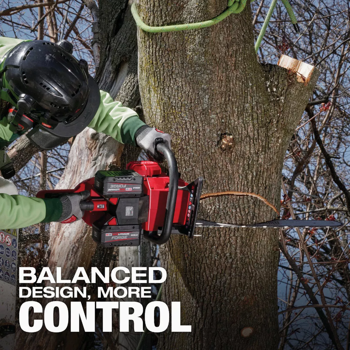 Milwaukee M18 FUEL Brushless 20 In. Cordless Chainsaw Kit with (2) 8.0 Ah Batteries & Charger - photo 7
