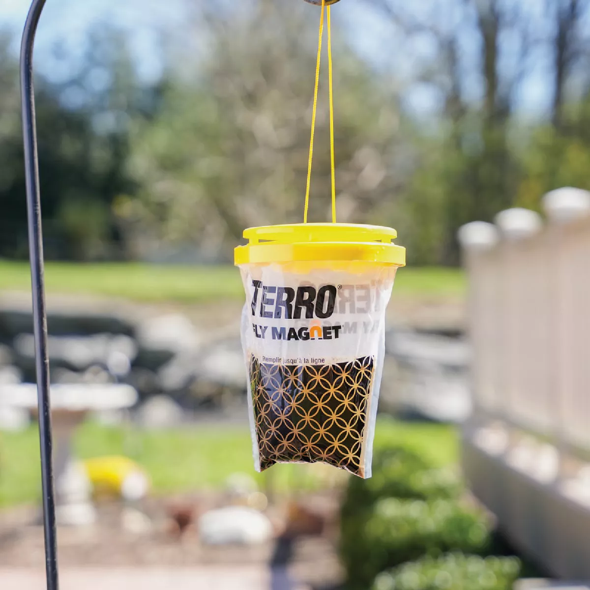 Terro Fly Magnet Disposable Outdoor Fly Trap - photo 3