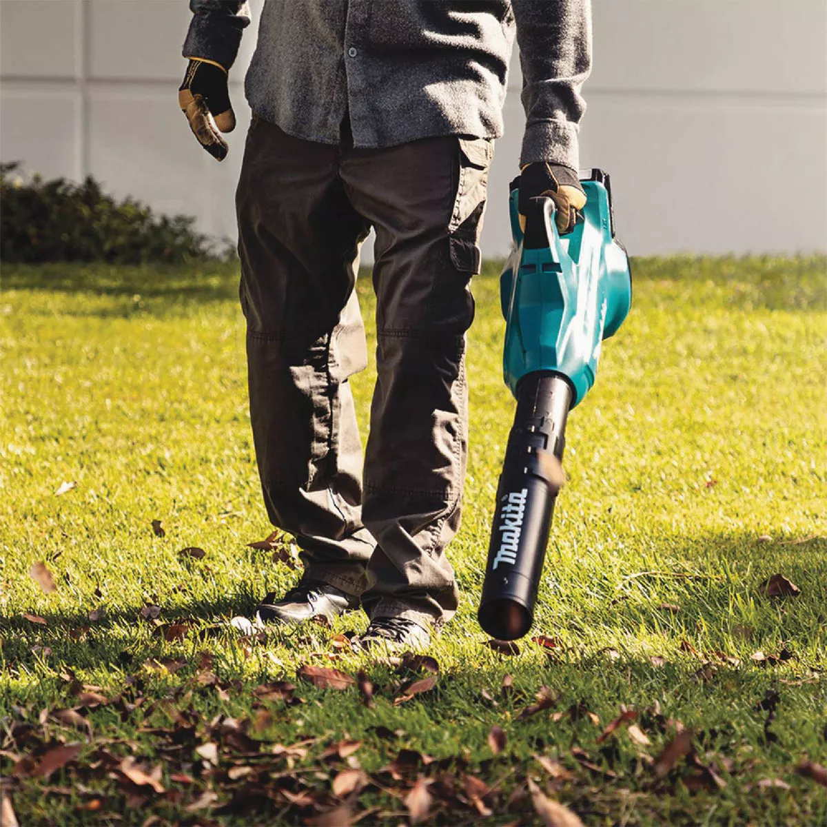 Makita 120 MPH 473 CFM 18V X2 (36V) LXT Lithium-Ion Brushless (5.0Ah) Cordless Blower Kit - photo 8