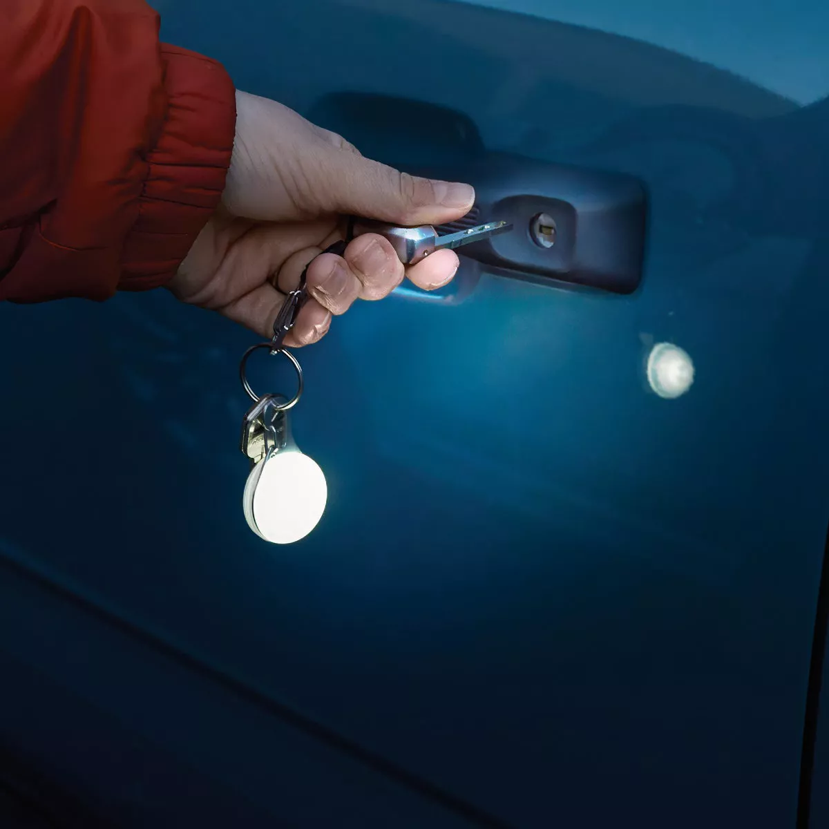 Nite Ize SpotLit White Rechargeable Carabiner LED Light - photo 6