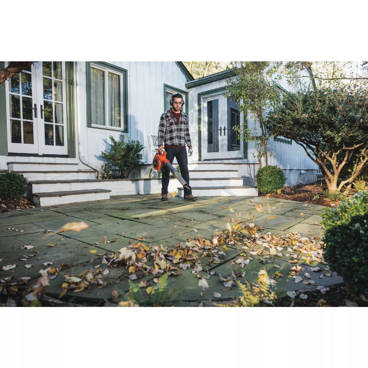 Husqvarna 125B 28cc 2-Cycle Gas 425 CFM 170 MPH Handheld Leaf Blower - photo 5