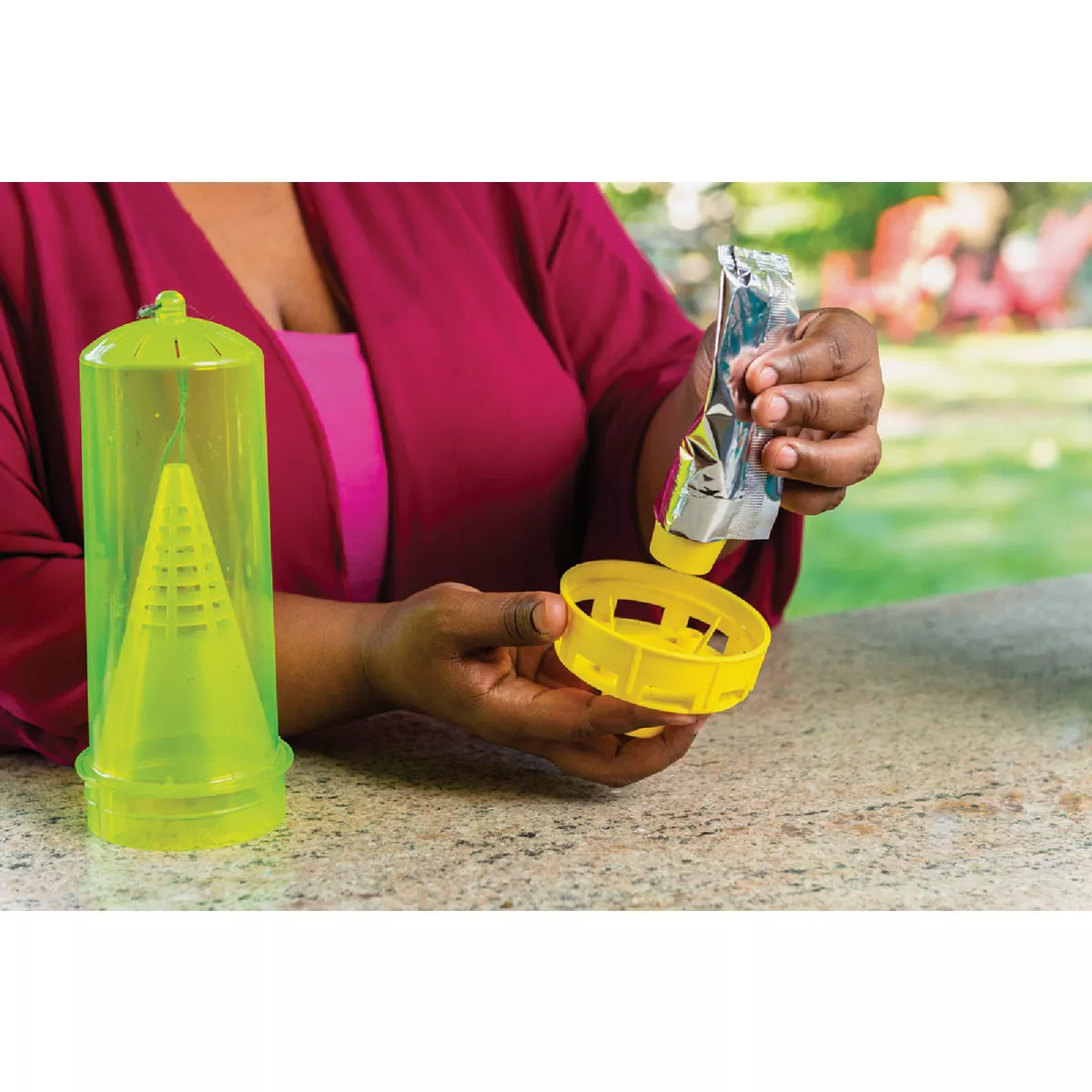 Rescue 0.44 Oz. Liquid Outdoor Yellow Jacket Bait Cartridge - photo 4