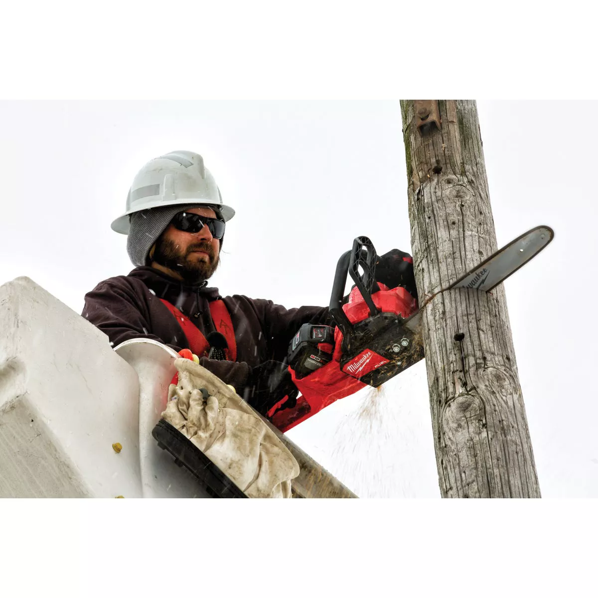 Milwaukee M18 FUEL Brushless 16 In. Cordless Chainsaw (Tool Only) - photo 9