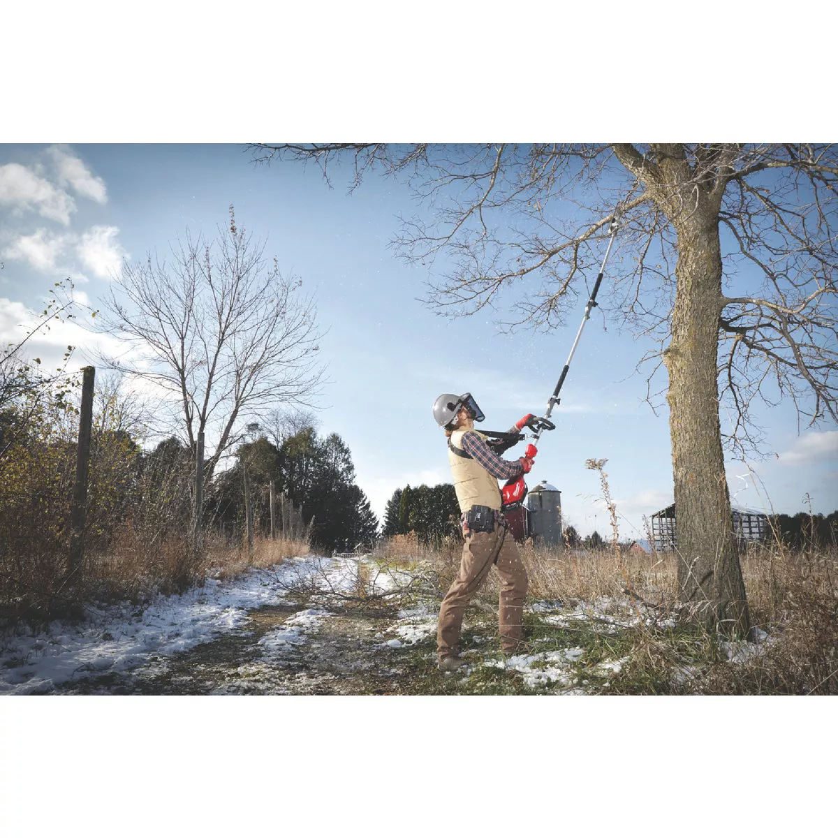 Milwaukee M18 FUEL 10 In. Pole Saw Attachment for QUIK-LOK Attachment System - photo 2